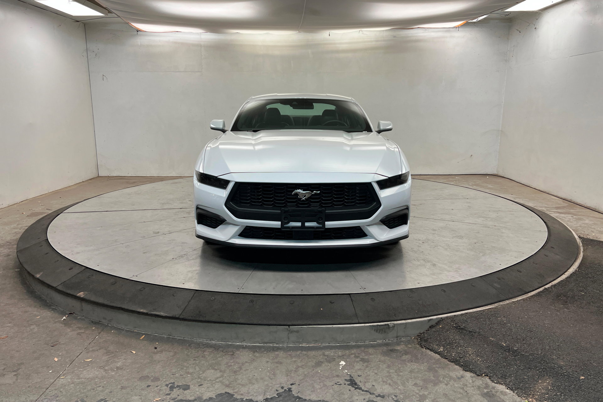 Used 2025 Ford Mustang Premium image 9