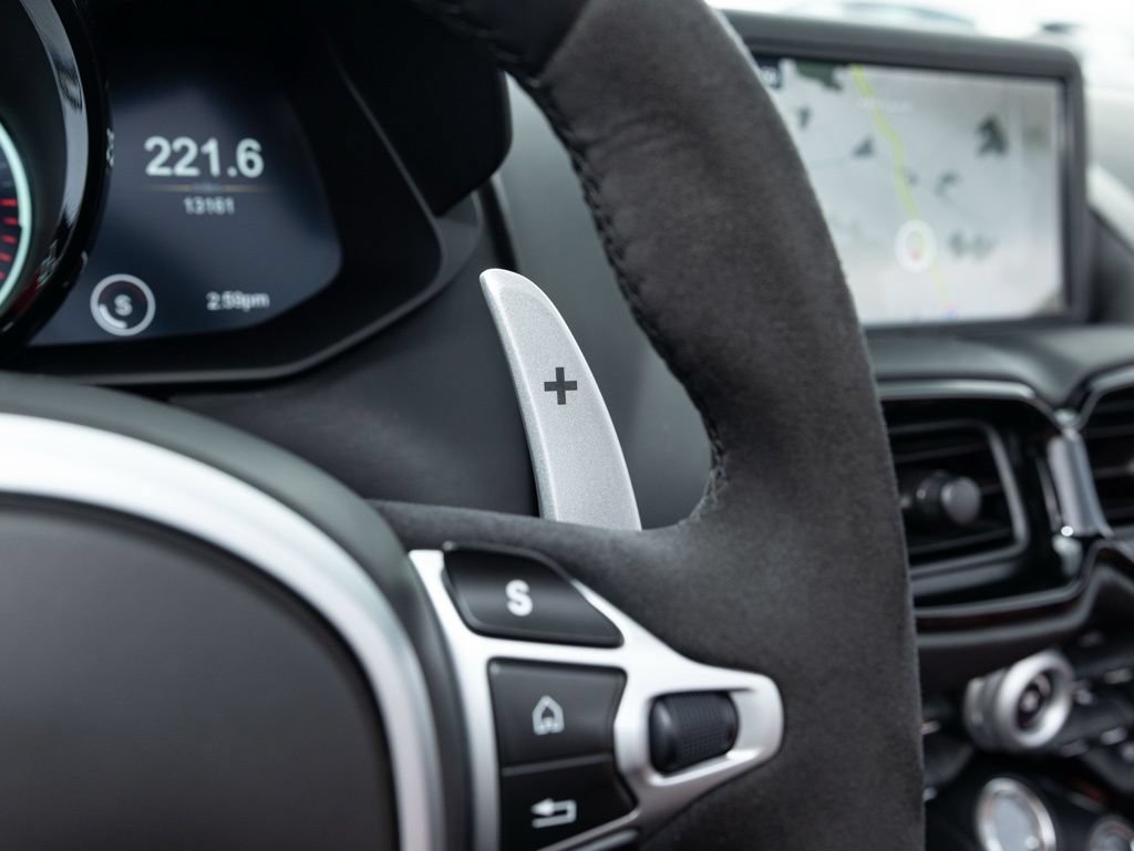 Used 2021 Aston Martin V8 Vantage Roadster RWD image 31