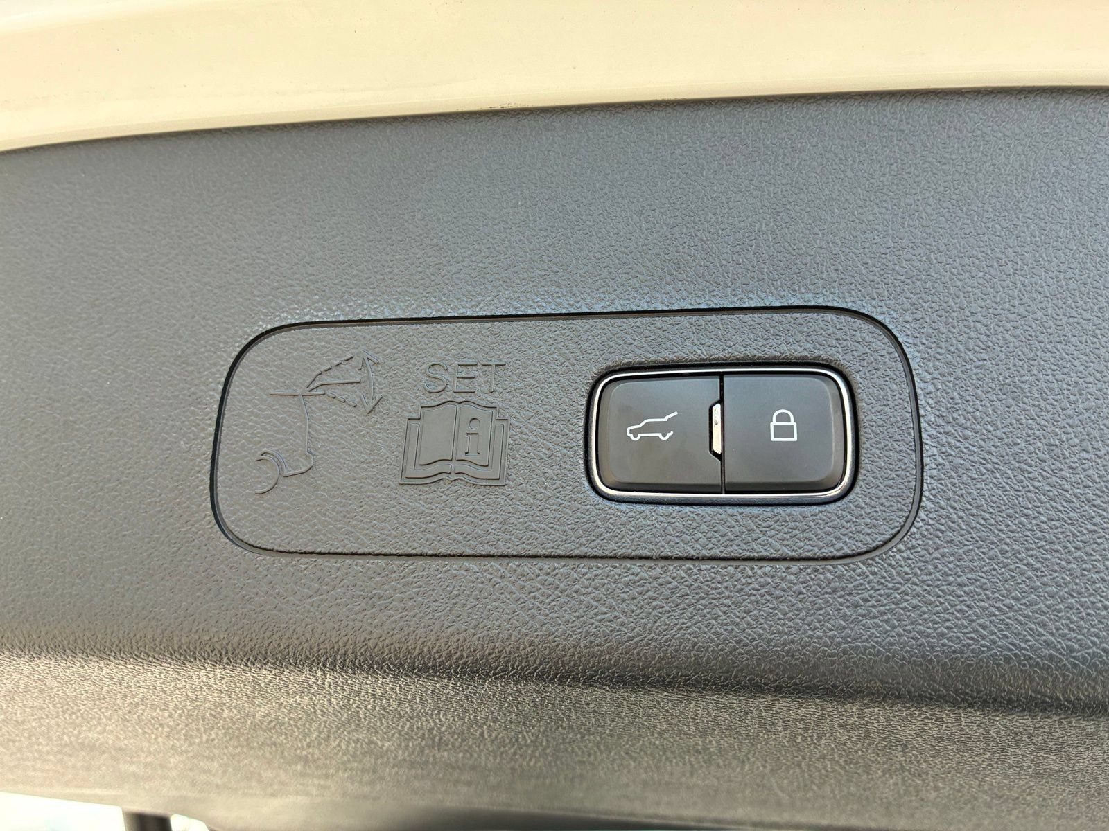 Used 2021 Lincoln Aviator Reserve w/ Equipment Group 201A RWD image 16