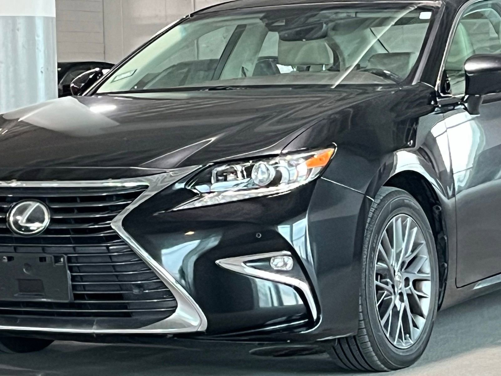 Used 2018 Lexus ES 350 w/ Premier Package FWD image 5