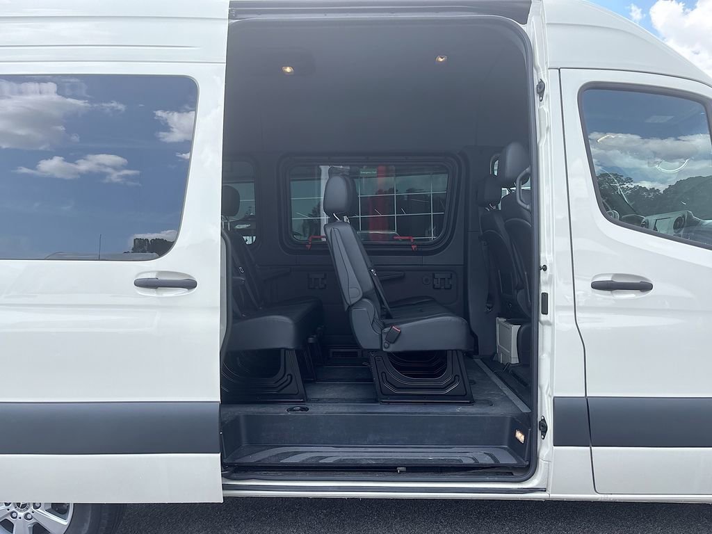 Used 2024 Mercedes-Benz Sprinter 2500 image 9