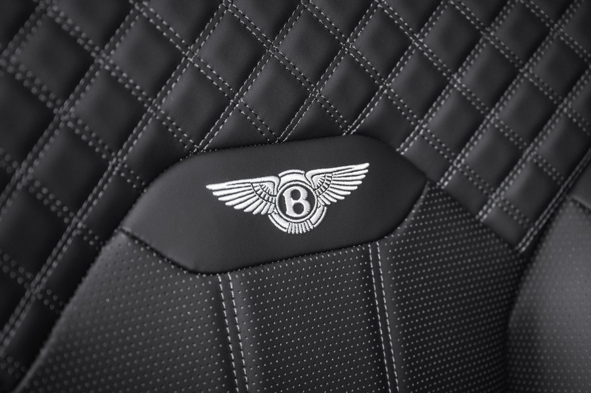 New 2024 Bentley Bentayga AWD/4WD image 53