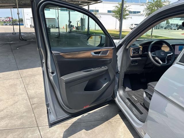 New 2026 Volkswagen Atlas SE image 8