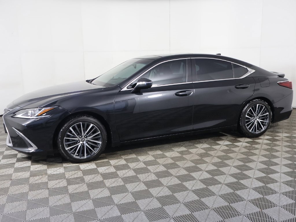 Used 2023 Lexus ES 350 Luxury w/ Accessory Package (Z2) image 18