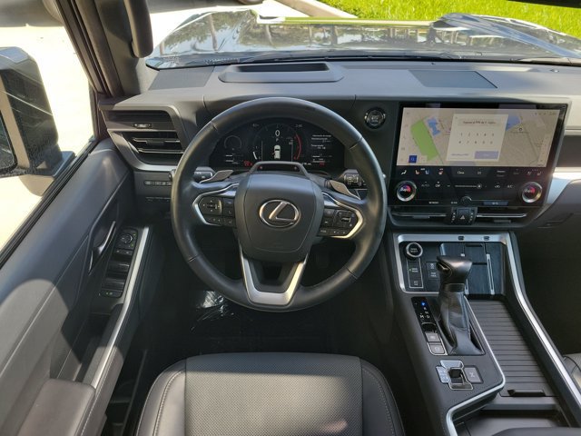 Used 2025 Lexus GX 550 w/ Cold Area Package AWD/4WD image 18