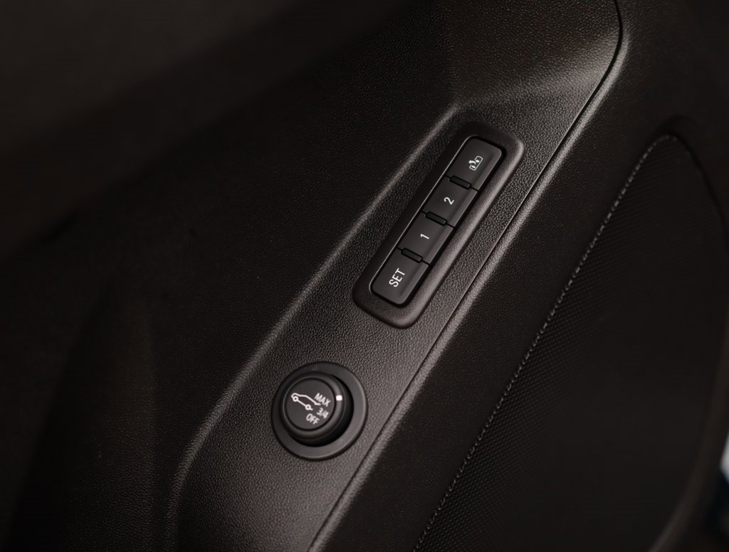 Used 2022 Chevrolet Equinox Premier image 24