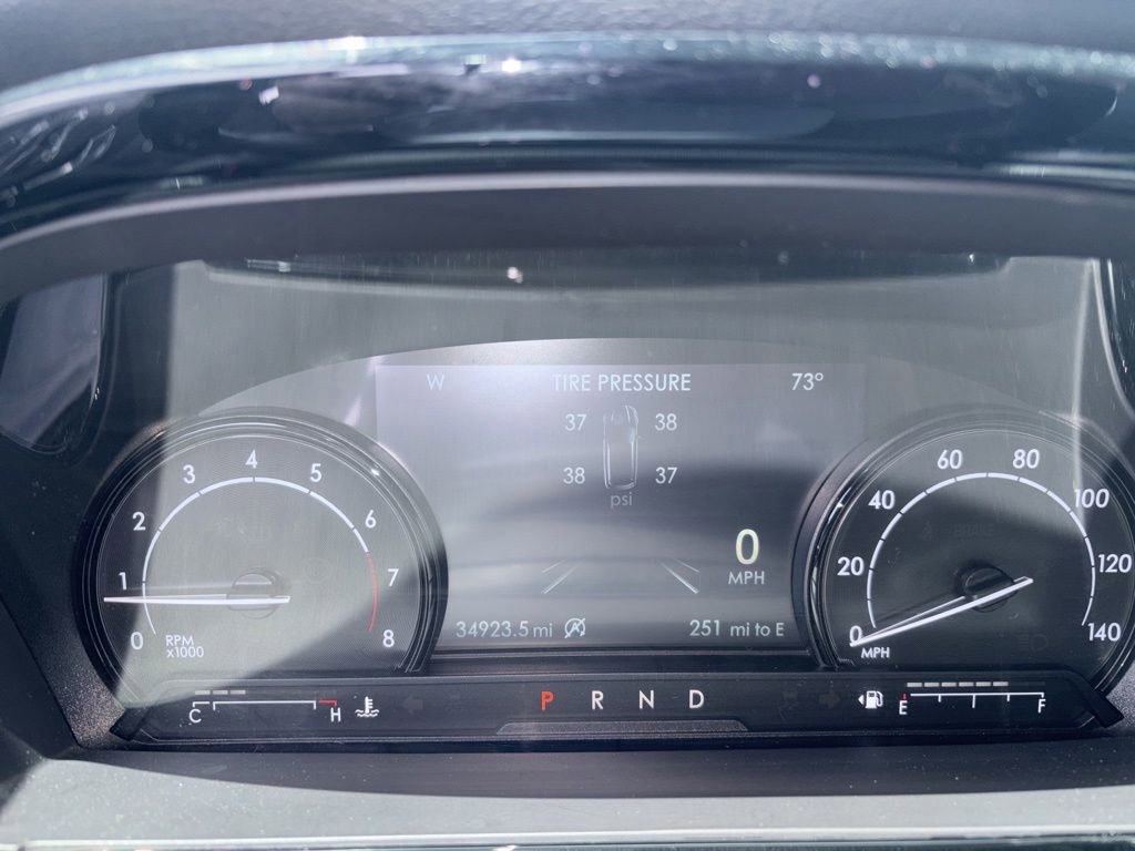 Used 2021 Lincoln Corsair AWD w/ Premium Package image 9