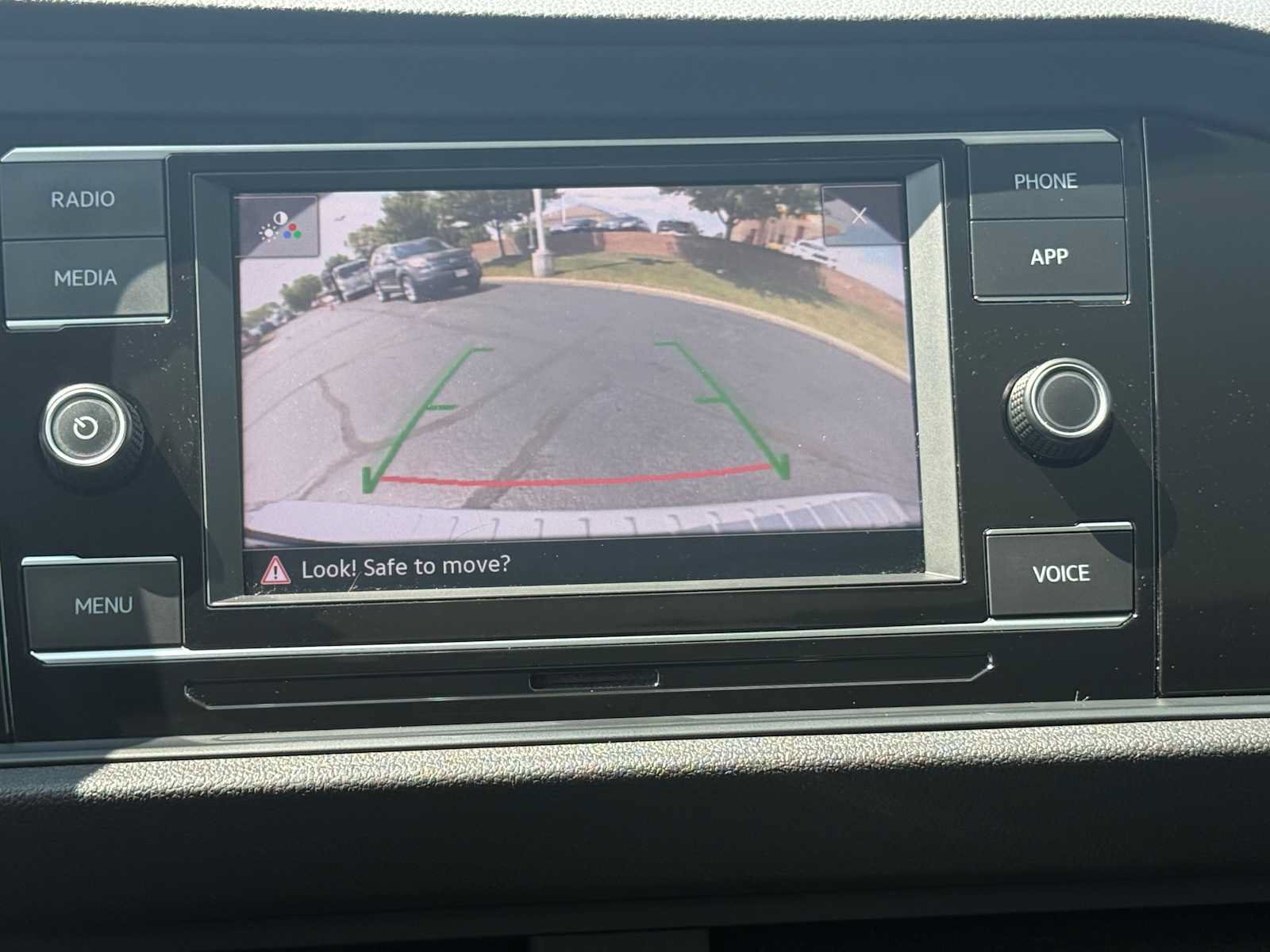 Certified 2023 Volkswagen Jetta SE w/ Panoramic Sunroof Package FWD image 26
