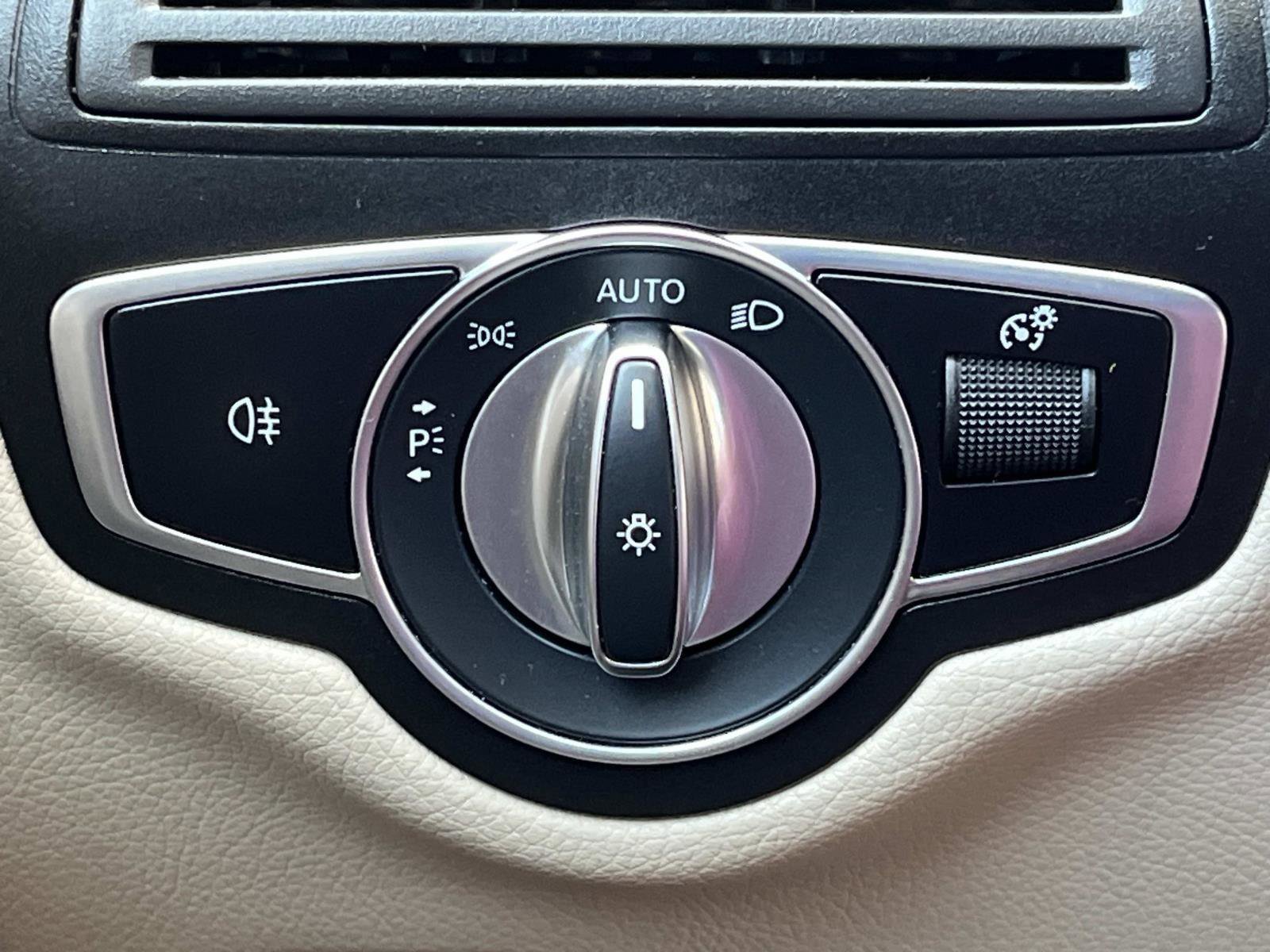 Certified 2021 Mercedes-Benz GLC 300 image 27