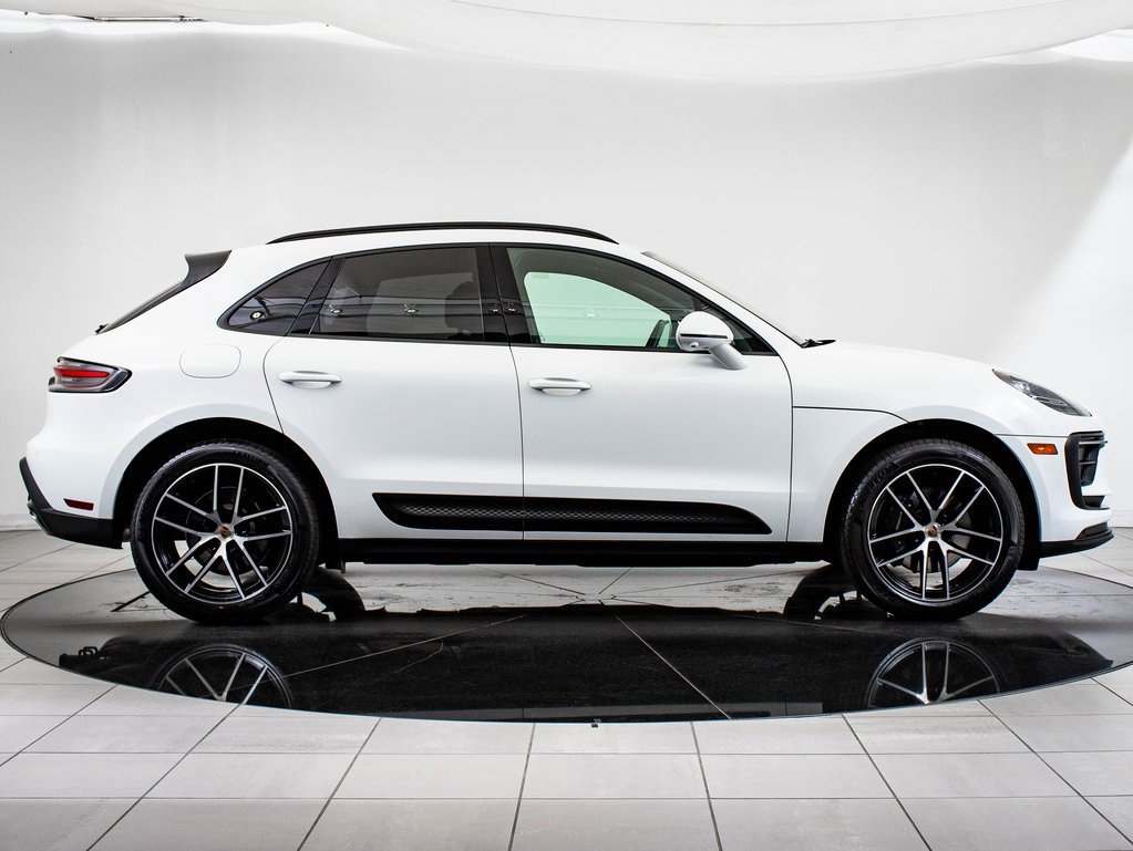 Certified 2024 Porsche Macan image 9