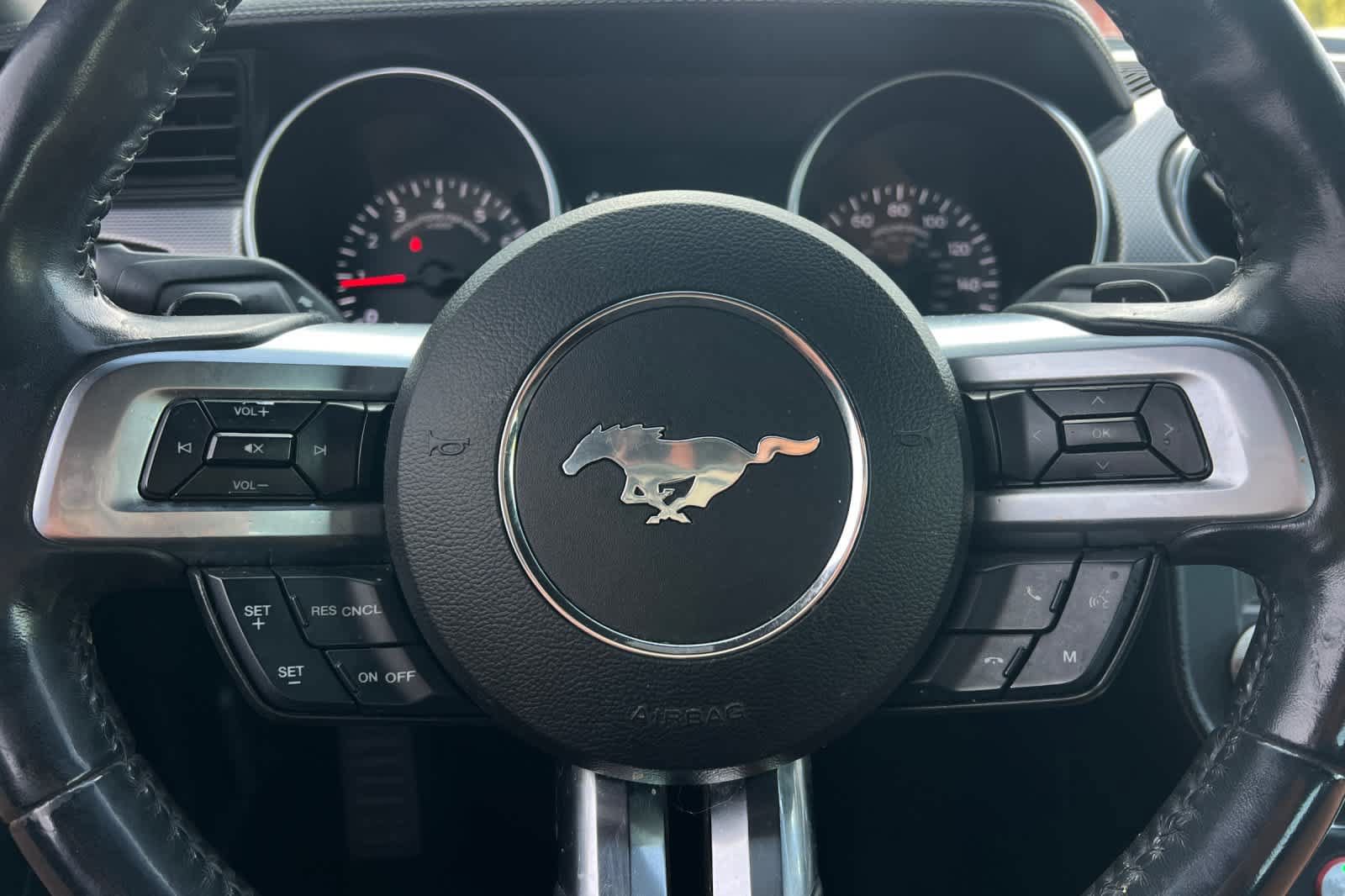 Used 2018 Ford Mustang Coupe w/ Equipment Group 101A RWD image 20