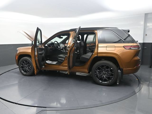 New 2026 Jeep Grand Cherokee Summit w/ Obsidian Package AWD/4WD image 39