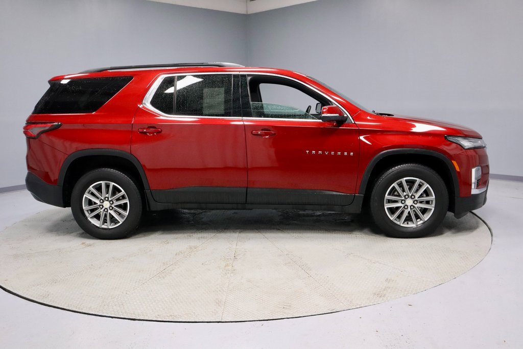 Used 2023 Chevrolet Traverse LT image 12