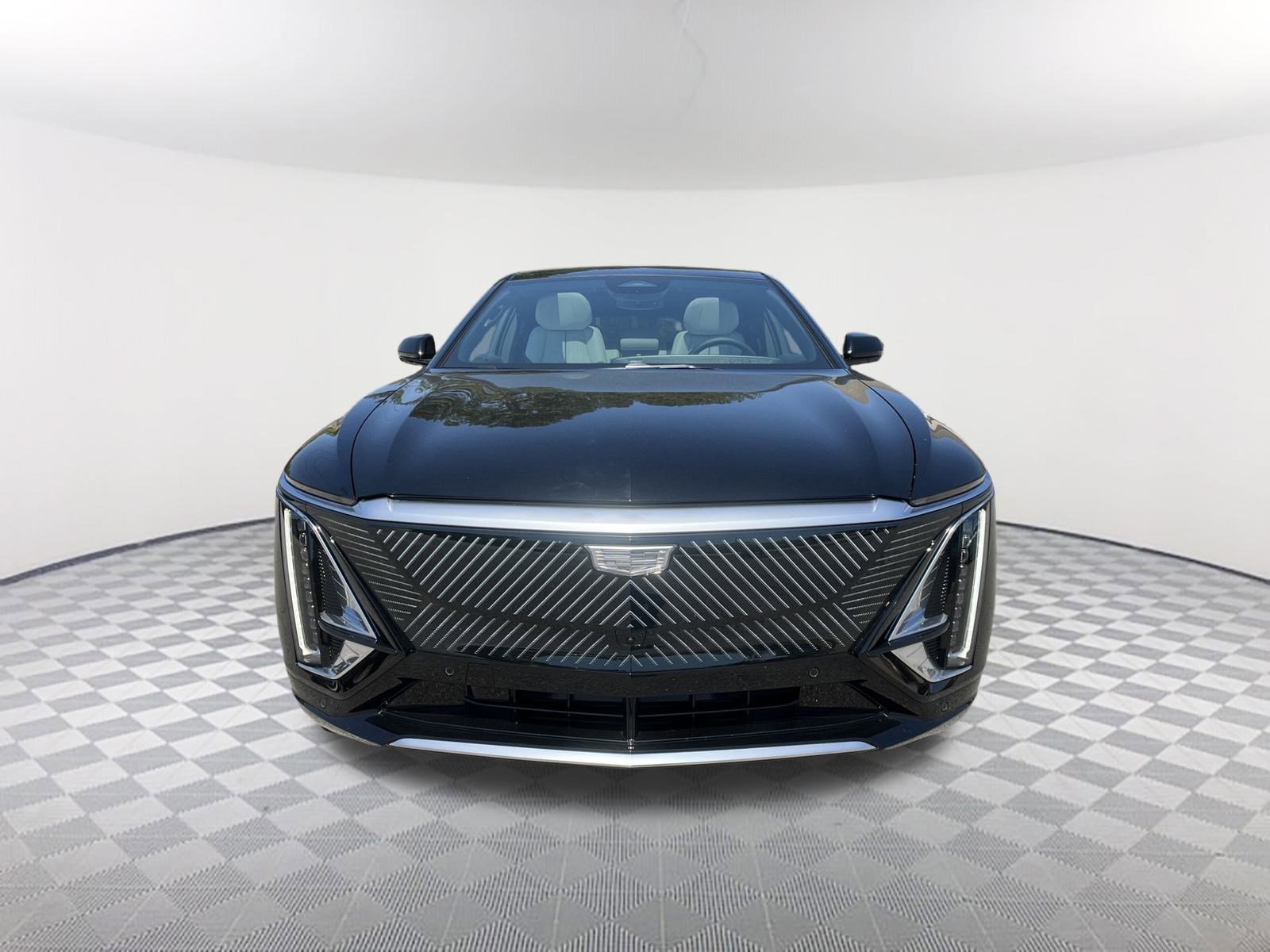 New 2025 Cadillac Lyriq Luxury image 2