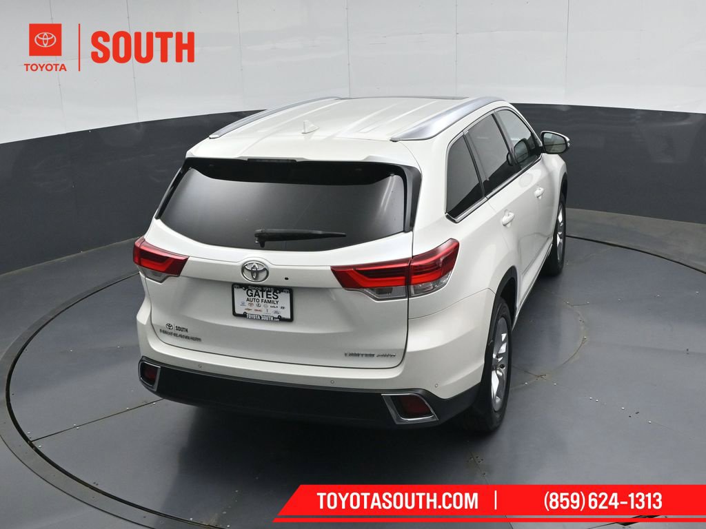 Used 2017 Toyota Highlander Limited AWD/4WD image 49