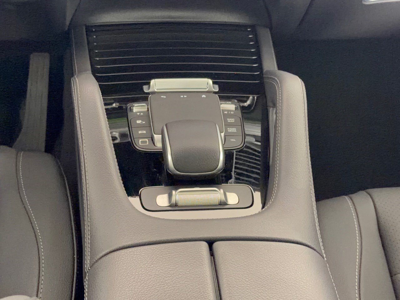 Used 2026 Mercedes-Benz GLS 450 4MATIC image 21