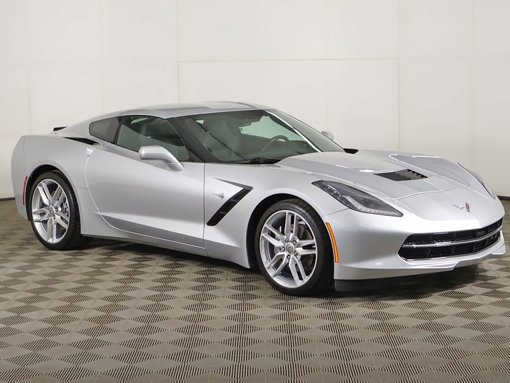 Used 2019 Chevrolet Corvette Stingray Coupe w/ 1LT RWD image 2