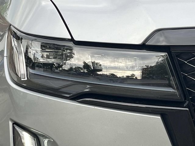 Used 2023 Cadillac Escalade ESV Sport Platinum image 9