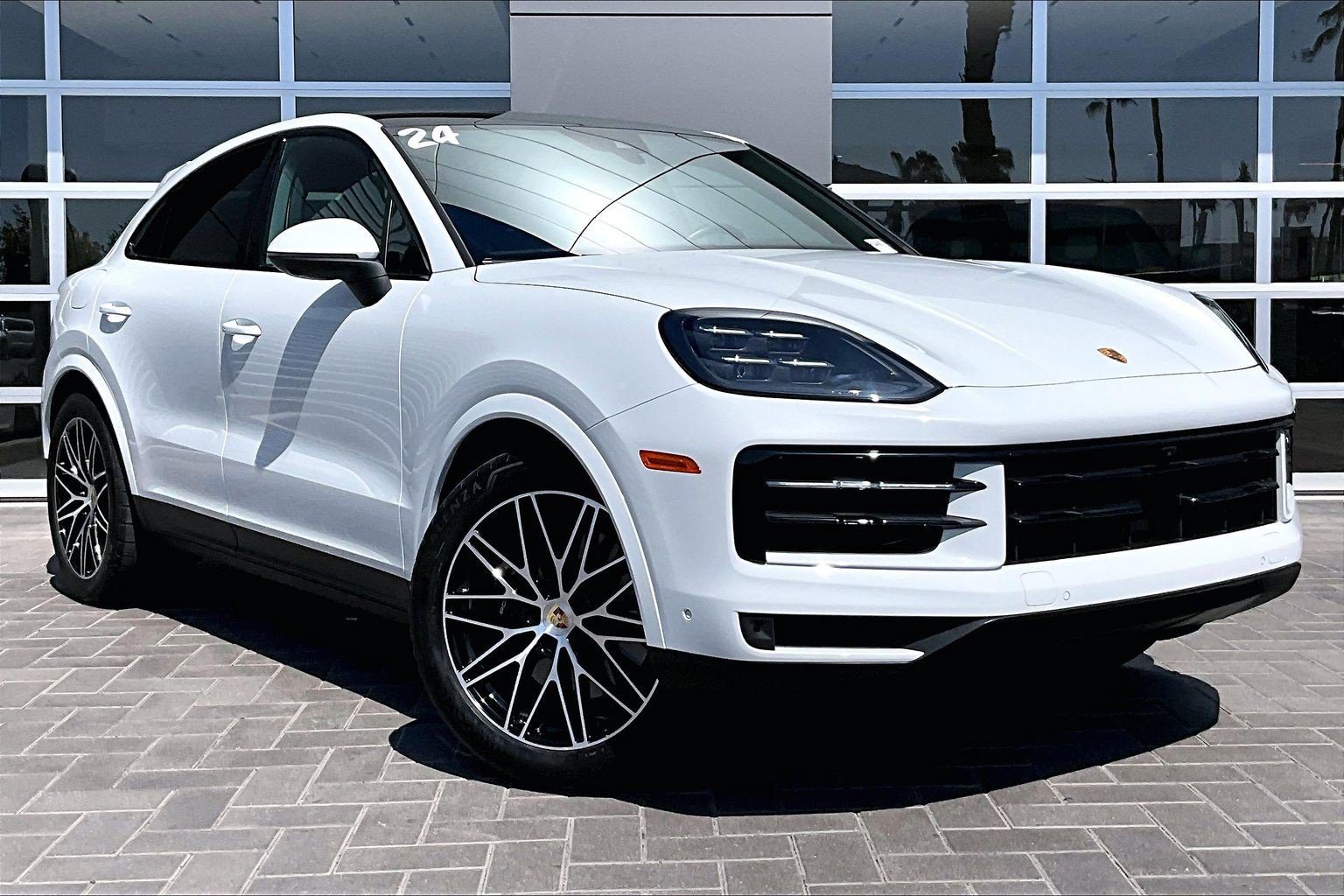 Used 2024 Porsche Cayenne Coupe AWD/4WD image 3