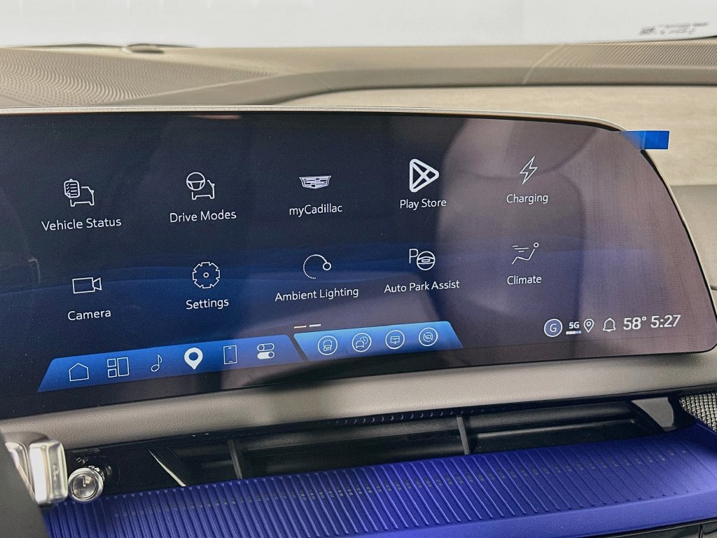 New 2027 Cadillac Optiq Premium Luxury w/ LPO, Floor Liner Package AWD/4WD image 18