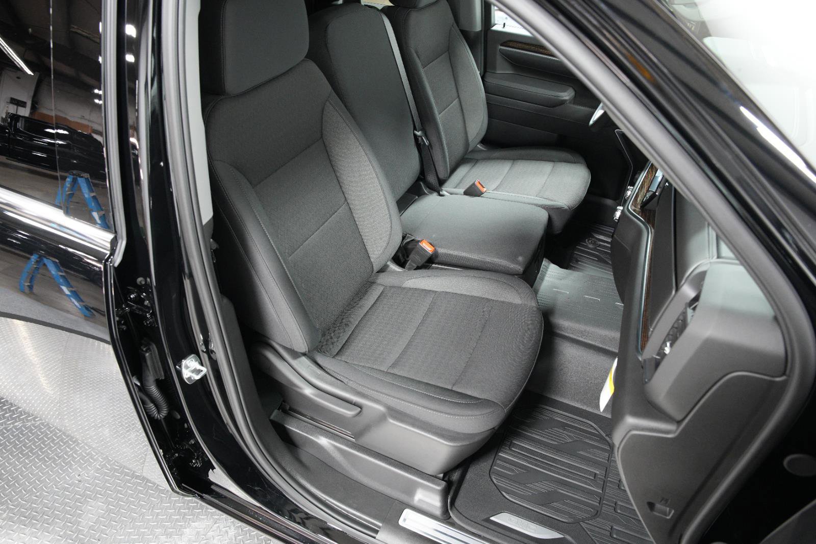 New 2025 GMC Sierra 2500 SLE w/ SLE Value Package; image 15