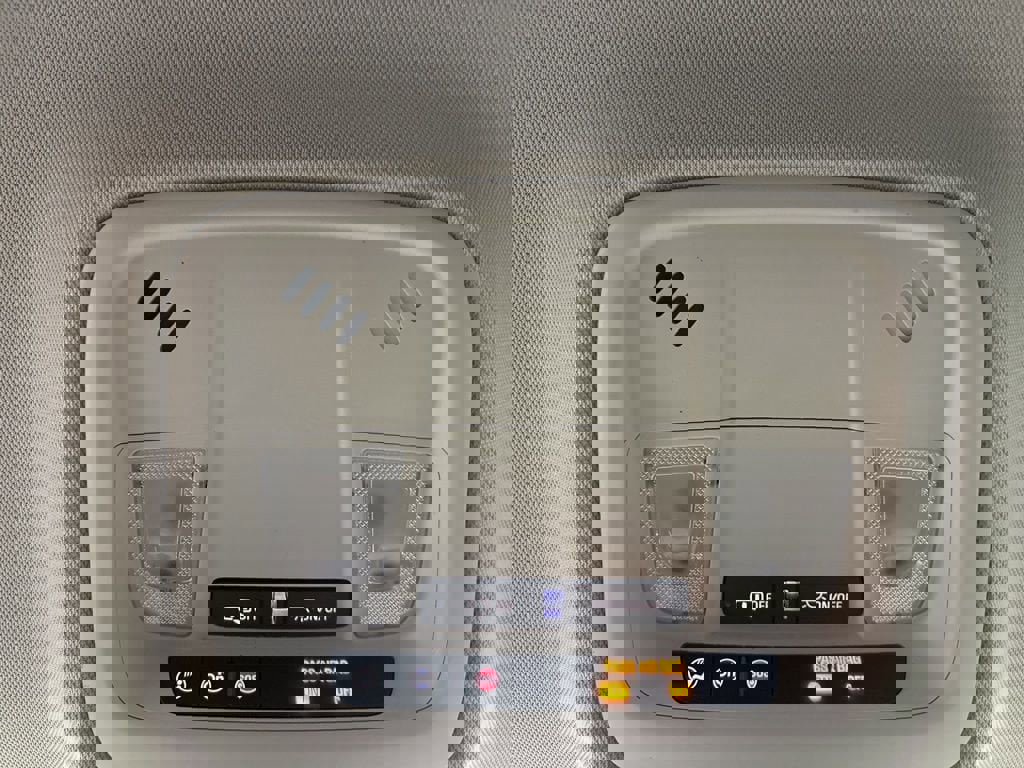 Used 2018 Chevrolet Traverse LT image 30