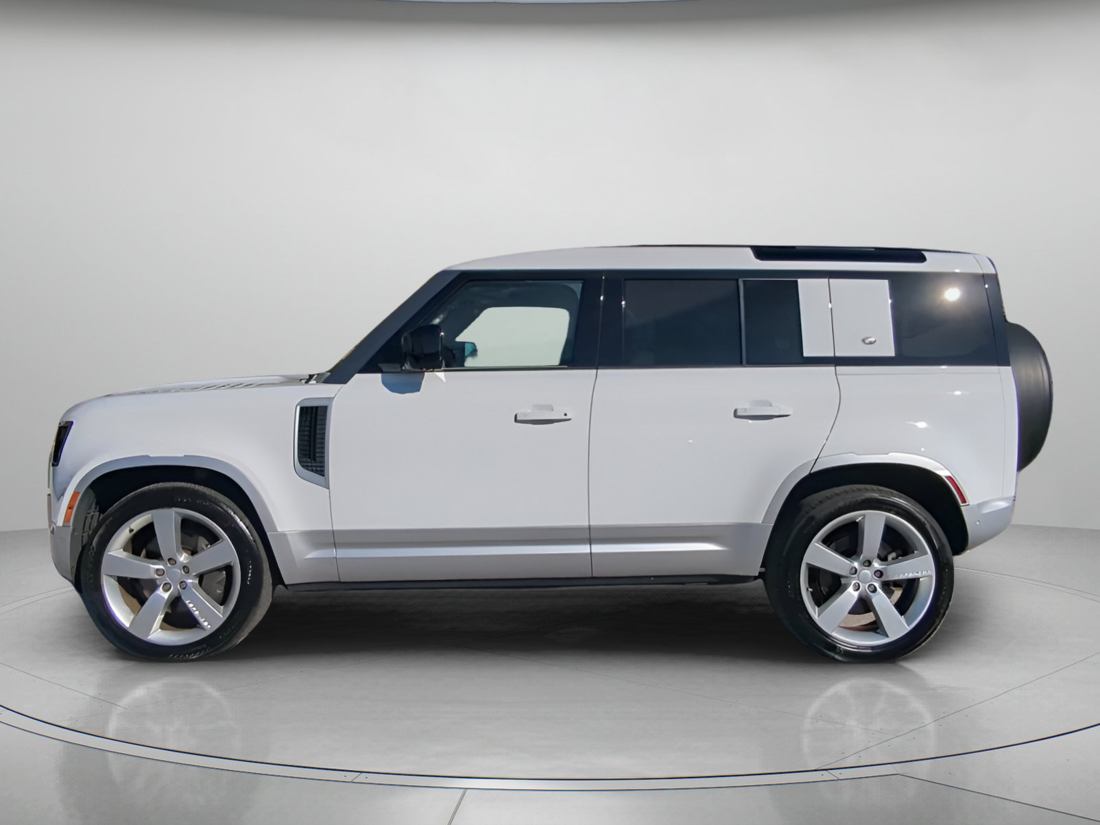 Used 2022 Land Rover Defender 110 SE image 16