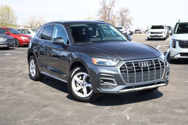 Used 2023 Audi Q5 2.0T Premium w/ Convenience Package image 2
