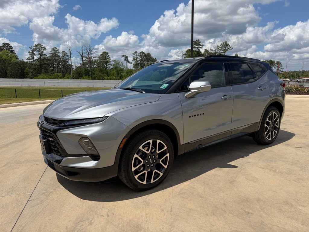 Used 2024 Chevrolet Blazer RS w/ Driver Confidence II Package image 2
