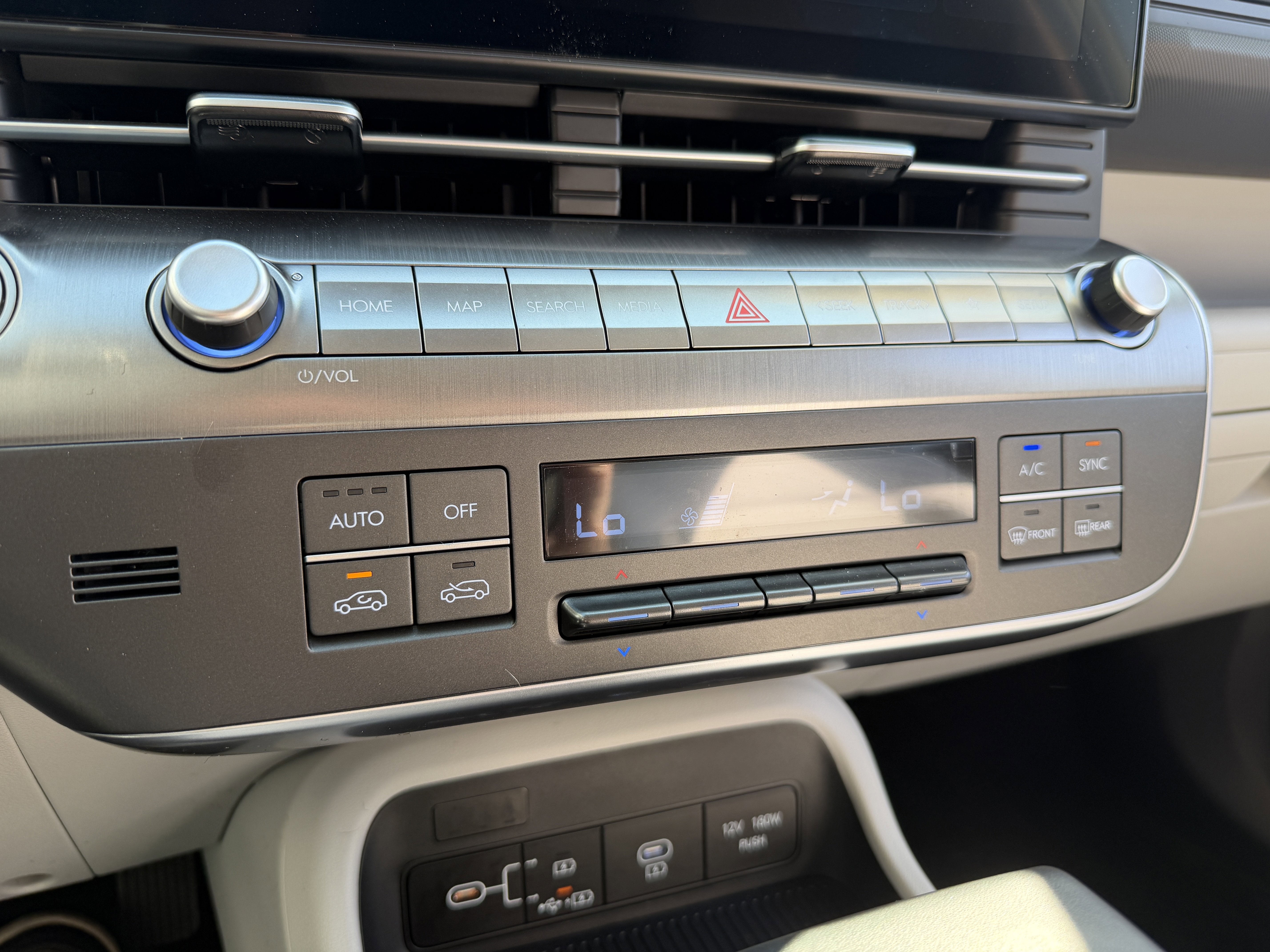 Certified 2025 Hyundai Kona SEL image 36