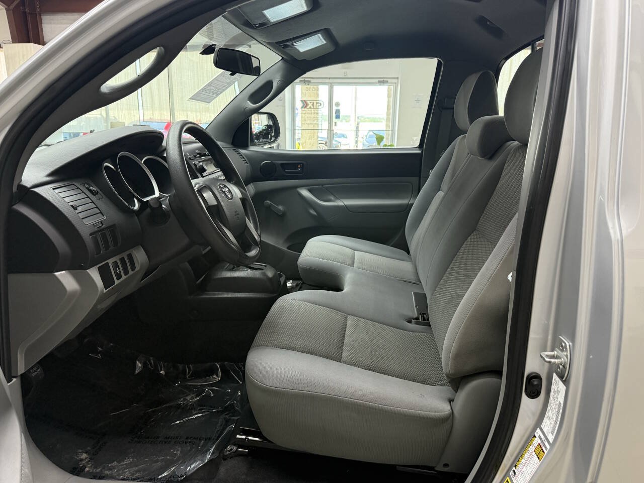 Used 2012 Toyota Tacoma 2WD Regular Cab image 11