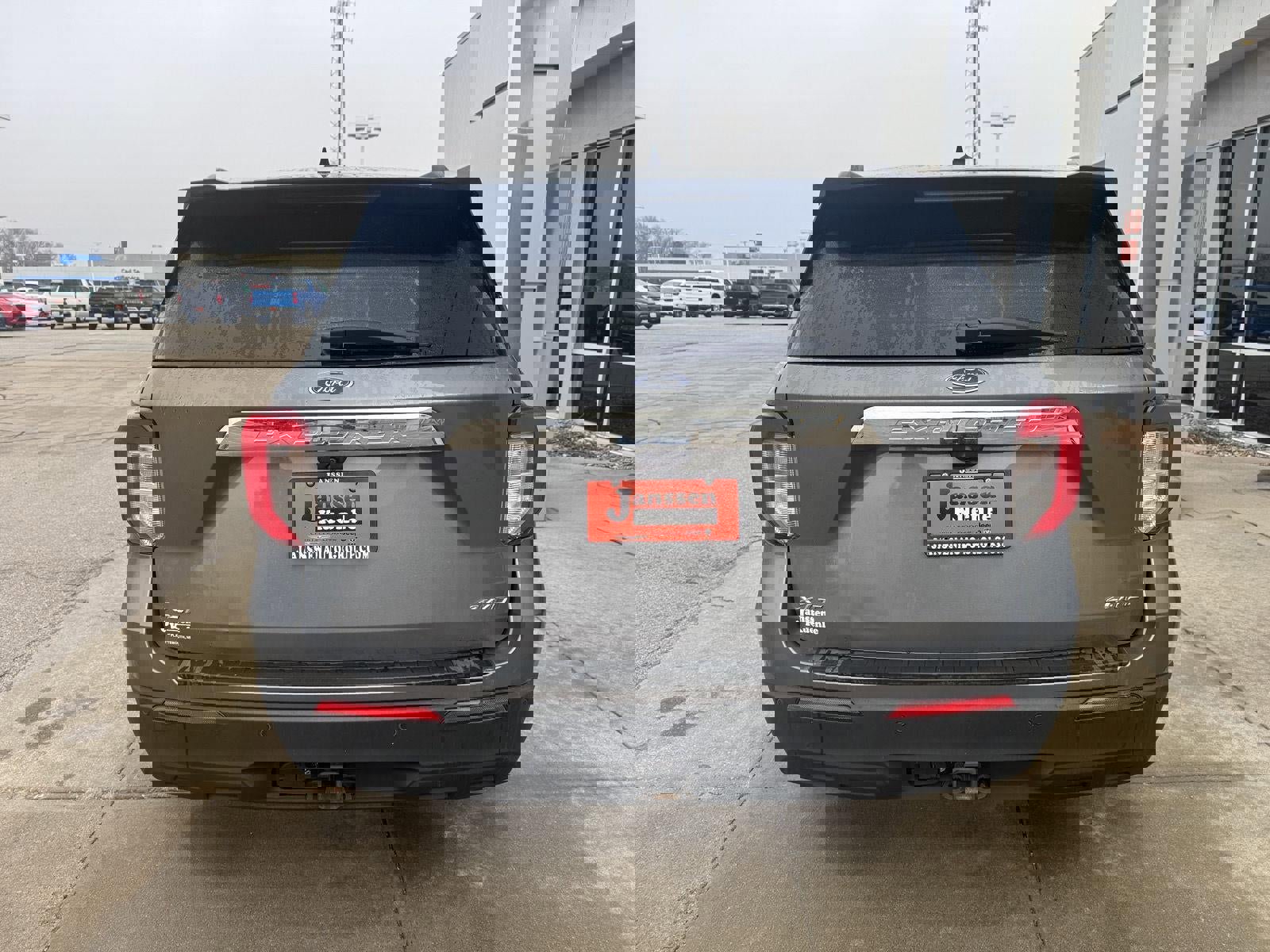 Used 2022 Ford Explorer XLT w/ Class IV Trailer Tow Package image 7