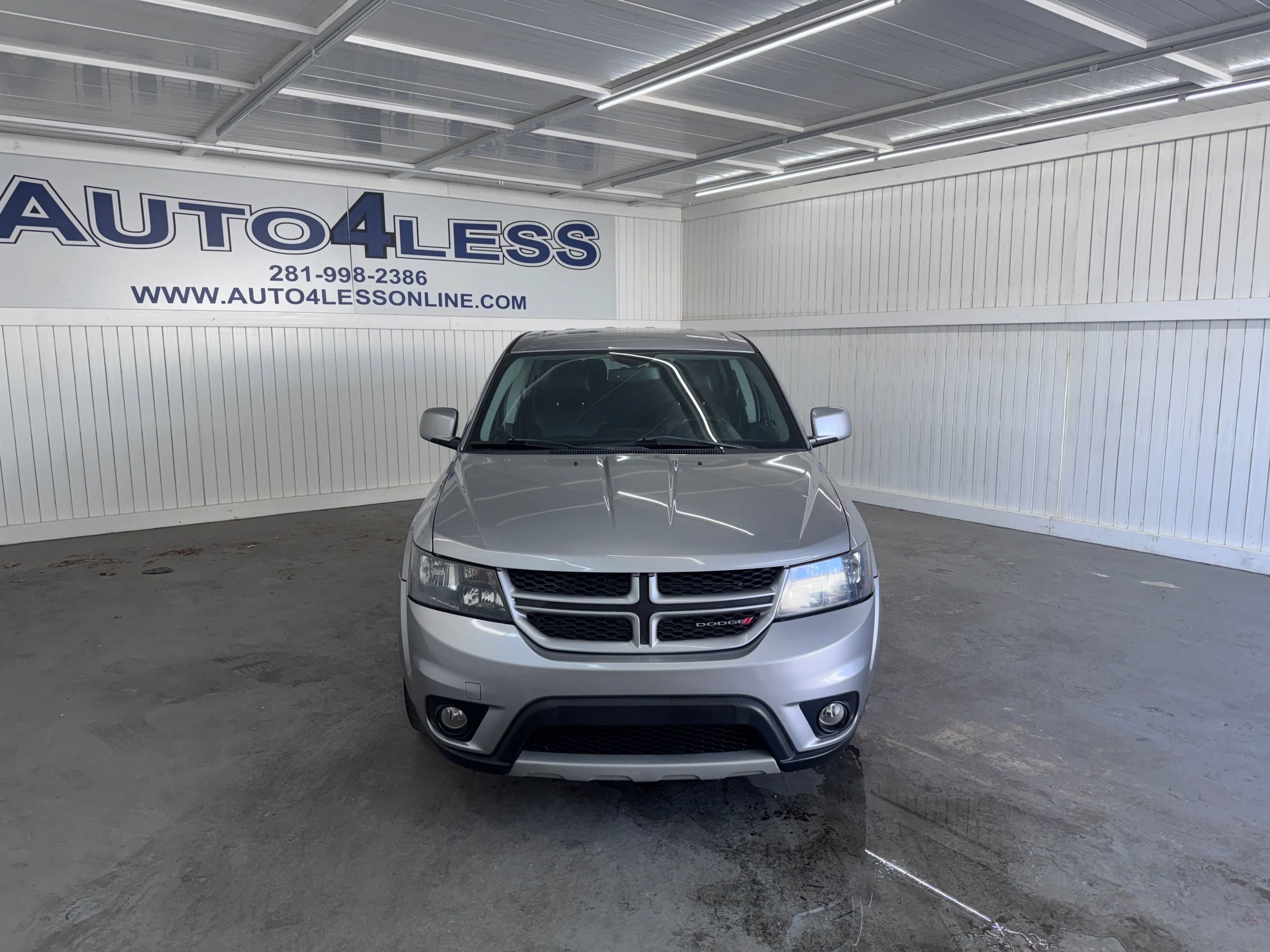 Used 2015 Dodge Journey R/T w/ Flexible Seating Group FWD image 2