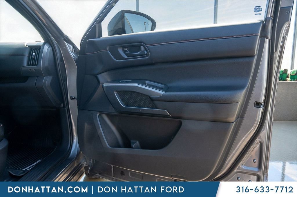 Used 2024 Nissan Pathfinder Rock Creek AWD/4WD image 26