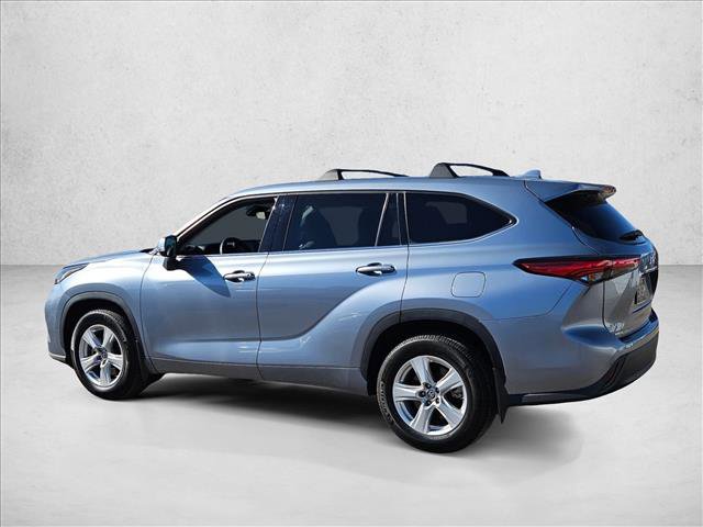 Used 2020 Toyota Highlander LE image 6