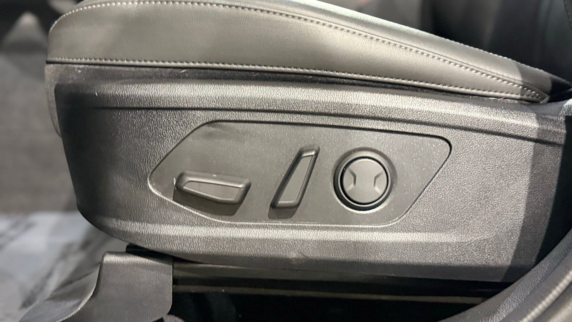 Used 2024 Kia Sorento S w/ Panoramic Sunroof Package image 51