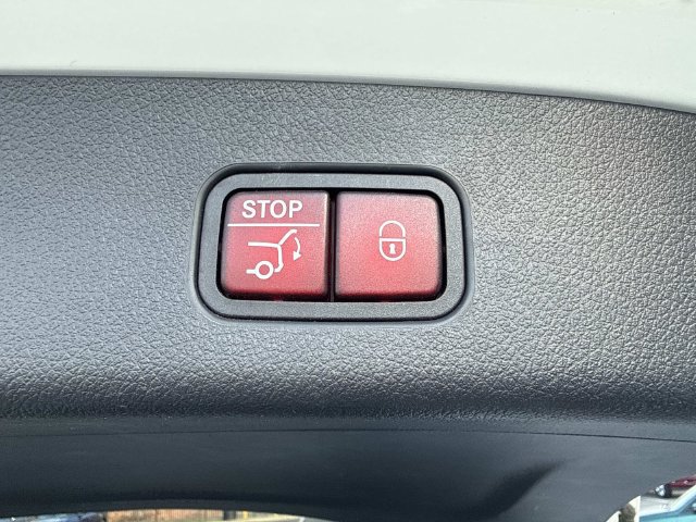 Used 2023 Mercedes-Benz GLC 300 4MATIC image 58