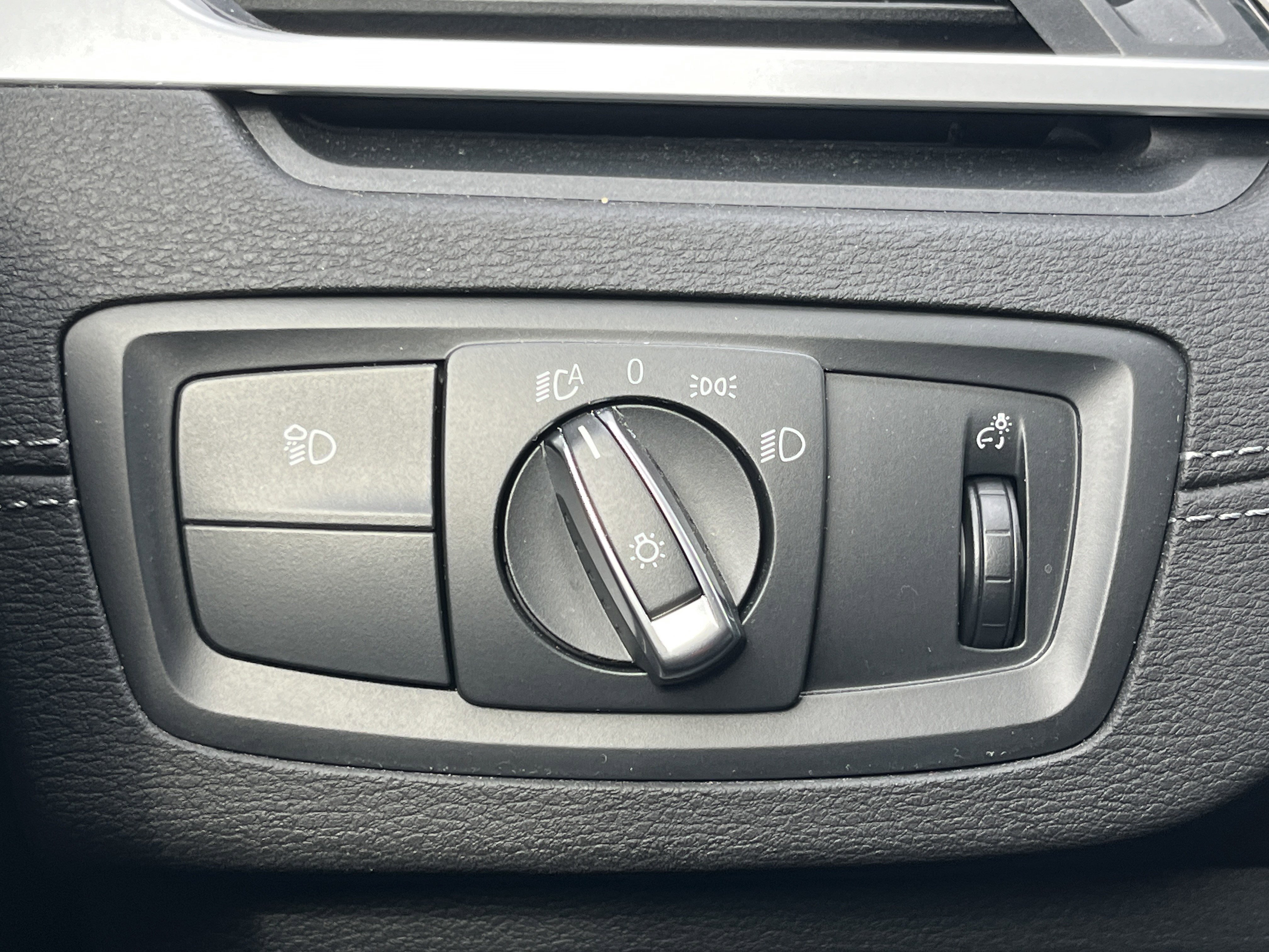 Used 2022 BMW X2 sDrive28i w/ Convenience Package image 14