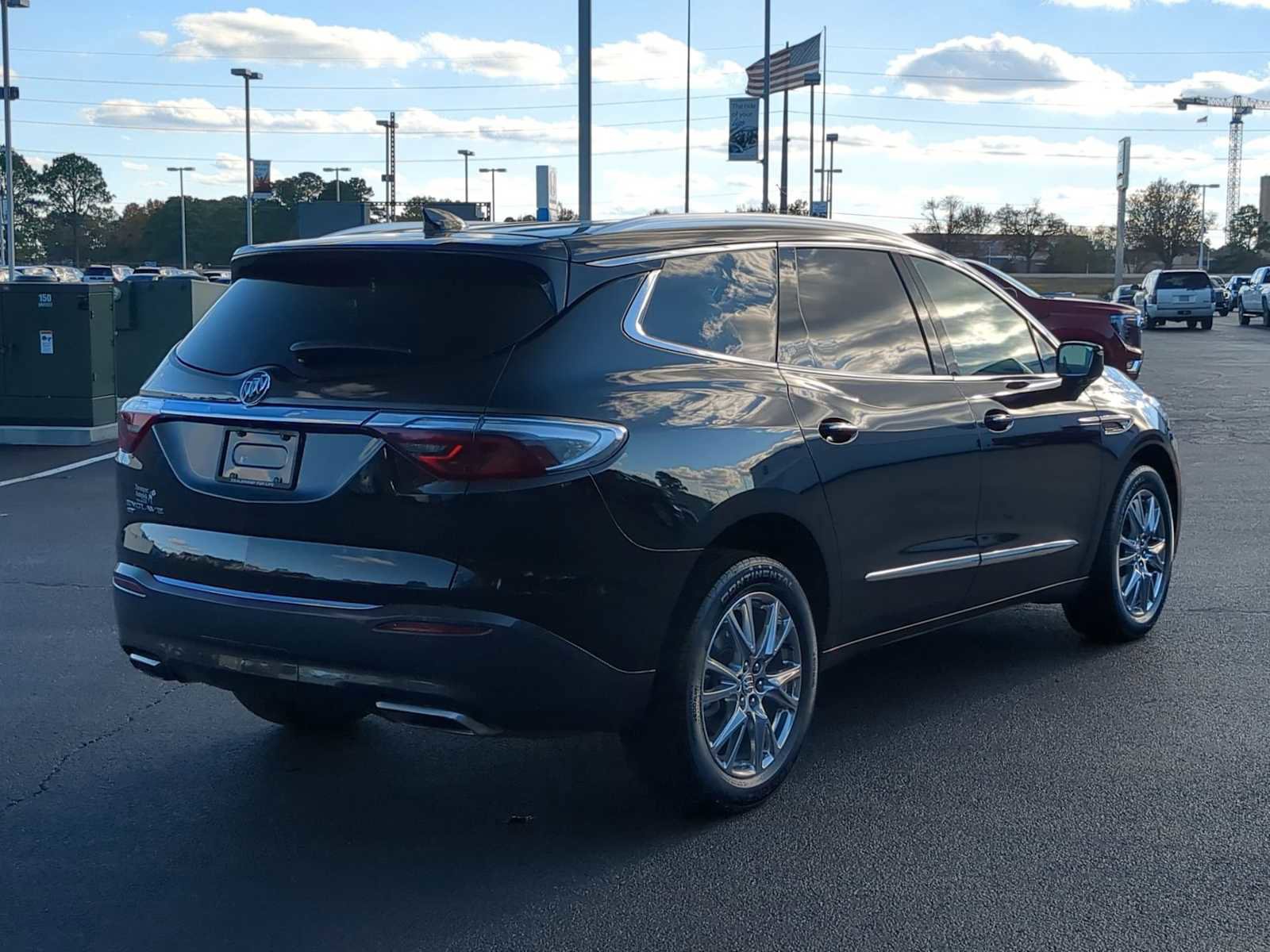 Used 2023 Buick Enclave Essence w/ Experience Buick Package image 8