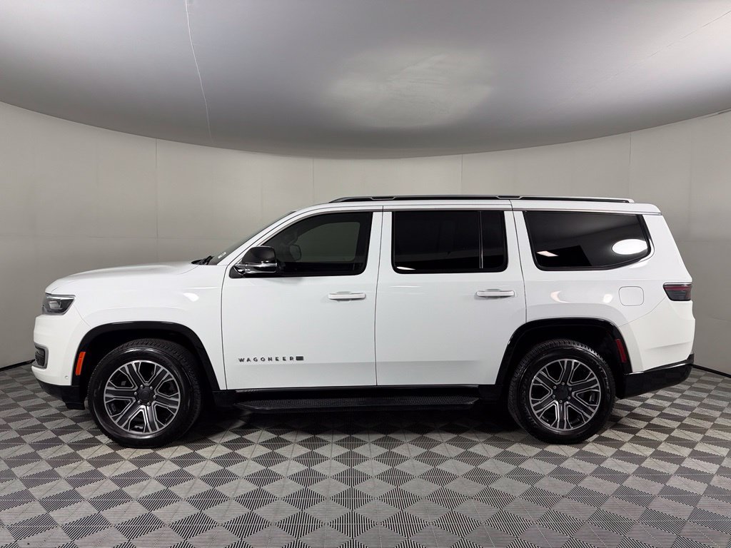 Used 2023 Jeep Wagoneer 4WD w/ Premium Group I image 10