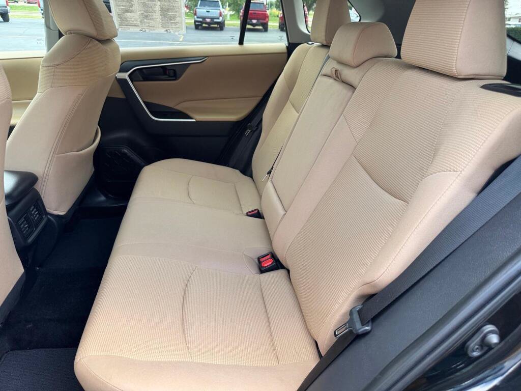 Certified 2025 Toyota RAV4 LE AWD/4WD image 6