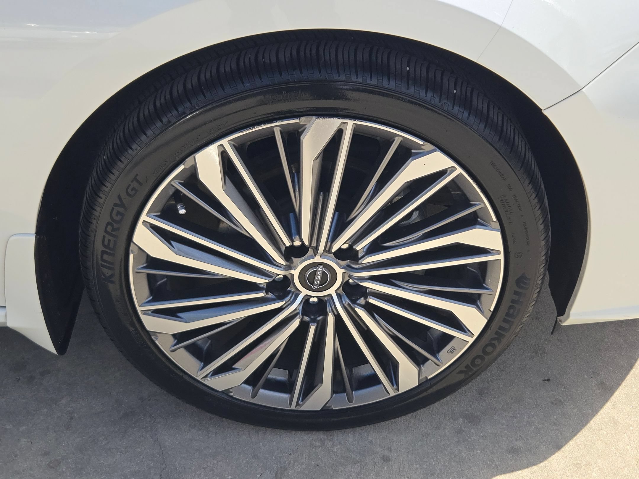 Certified 2024 Nissan Altima 2.5 SL FWD image 32