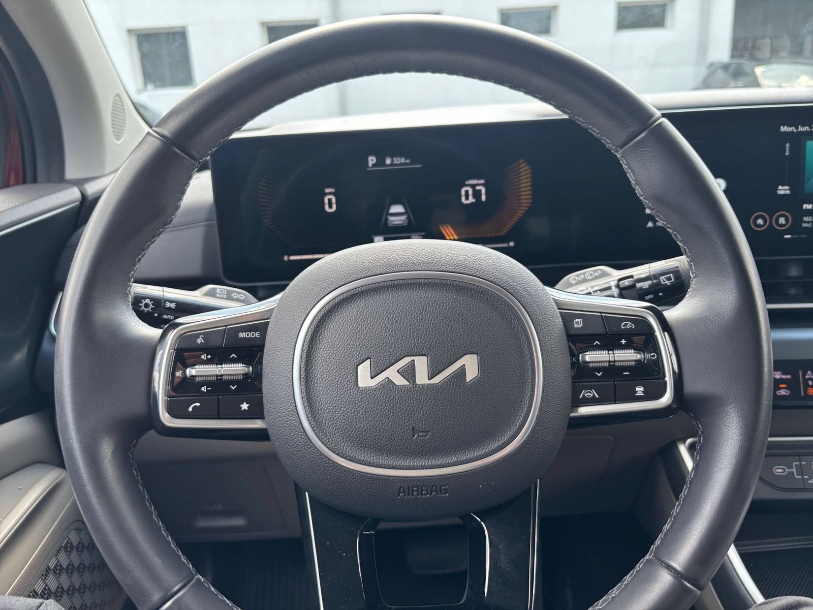Used 2026 Kia Carnival FWD image 30