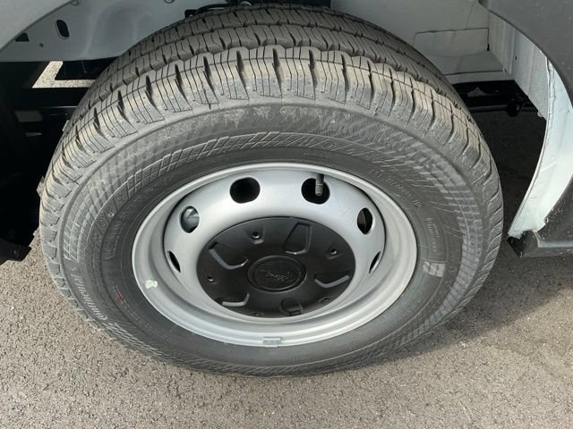 New 2026 Ford Transit 250 148 Medium Roof RWD image 14