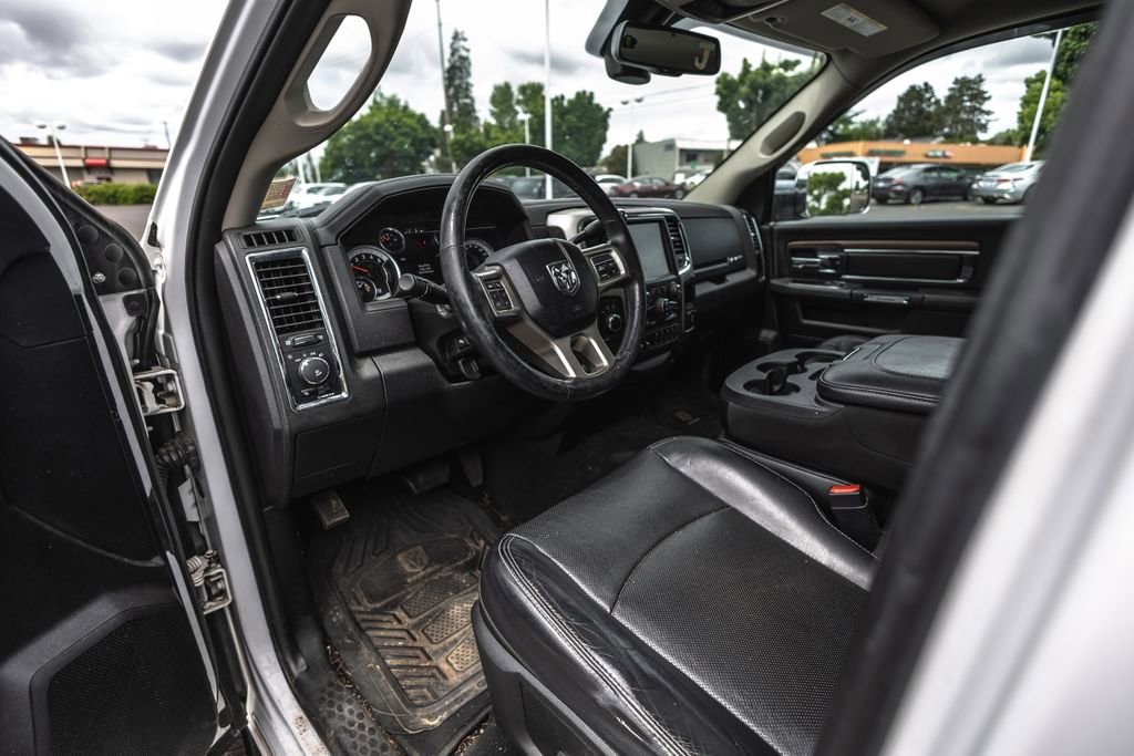 Used 2017 RAM 3500 Laramie AWD/4WD image 6