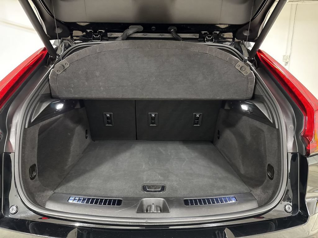 Used 2024 Cadillac XT4 Premium Luxury FWD image 24