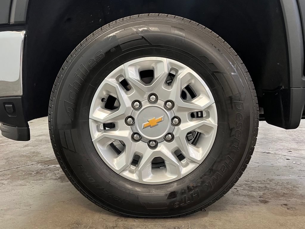 Certified 2024 Chevrolet Silverado 3500 LT AWD/4WD image 16