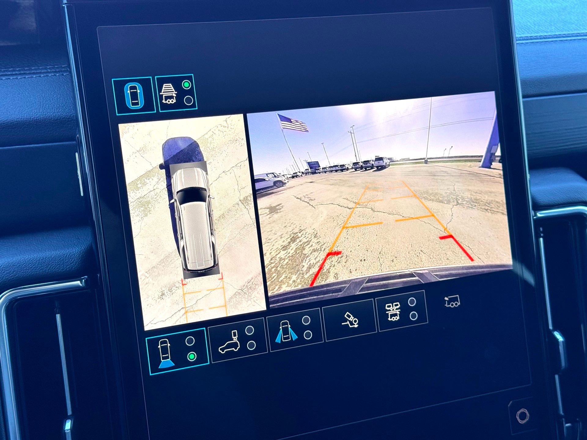 Used 2025 GMC Yukon XL Denali w/ Denali Reserve Package image 34