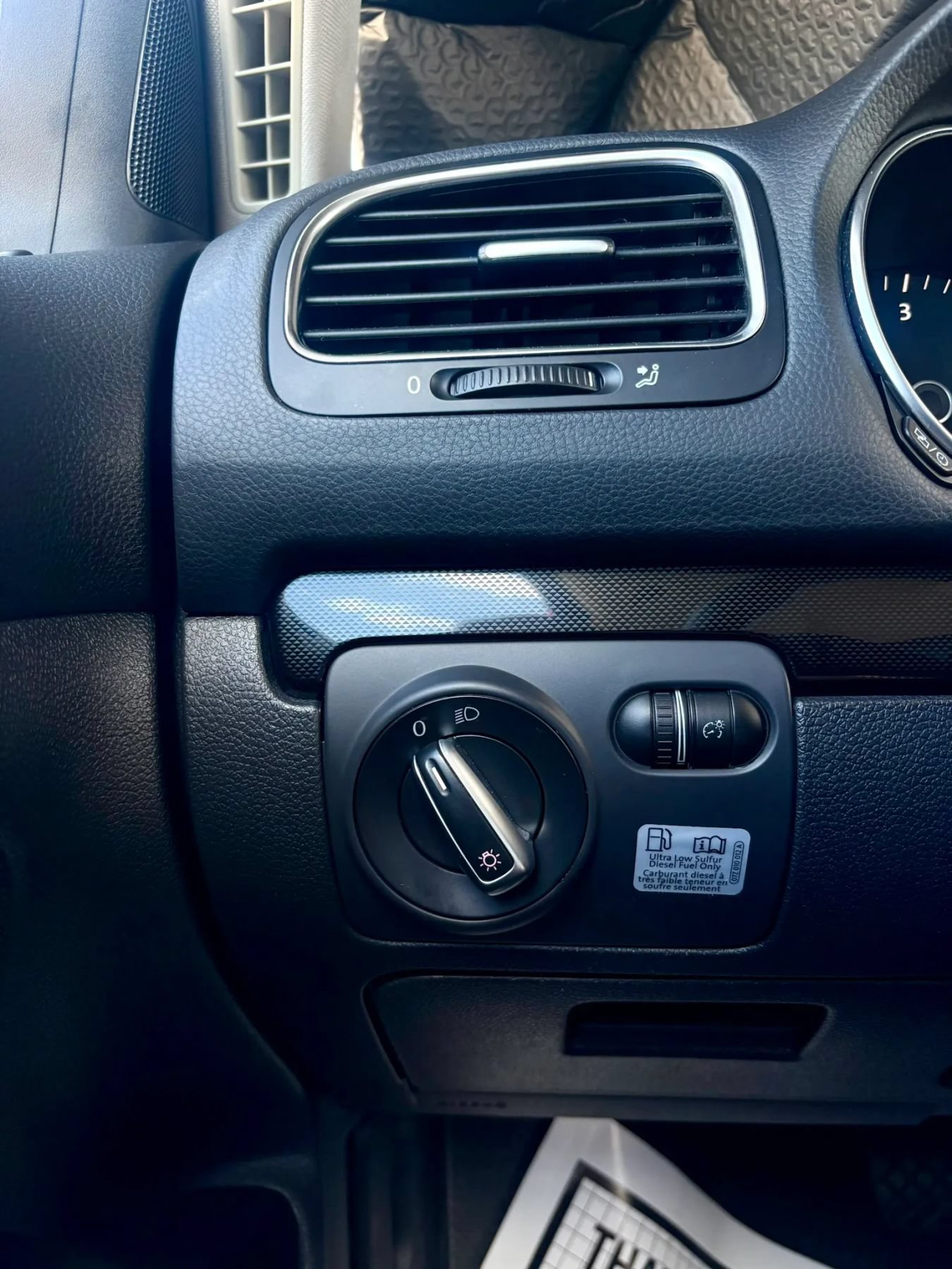 Used 2014 Volkswagen Jetta TDI FWD image 34