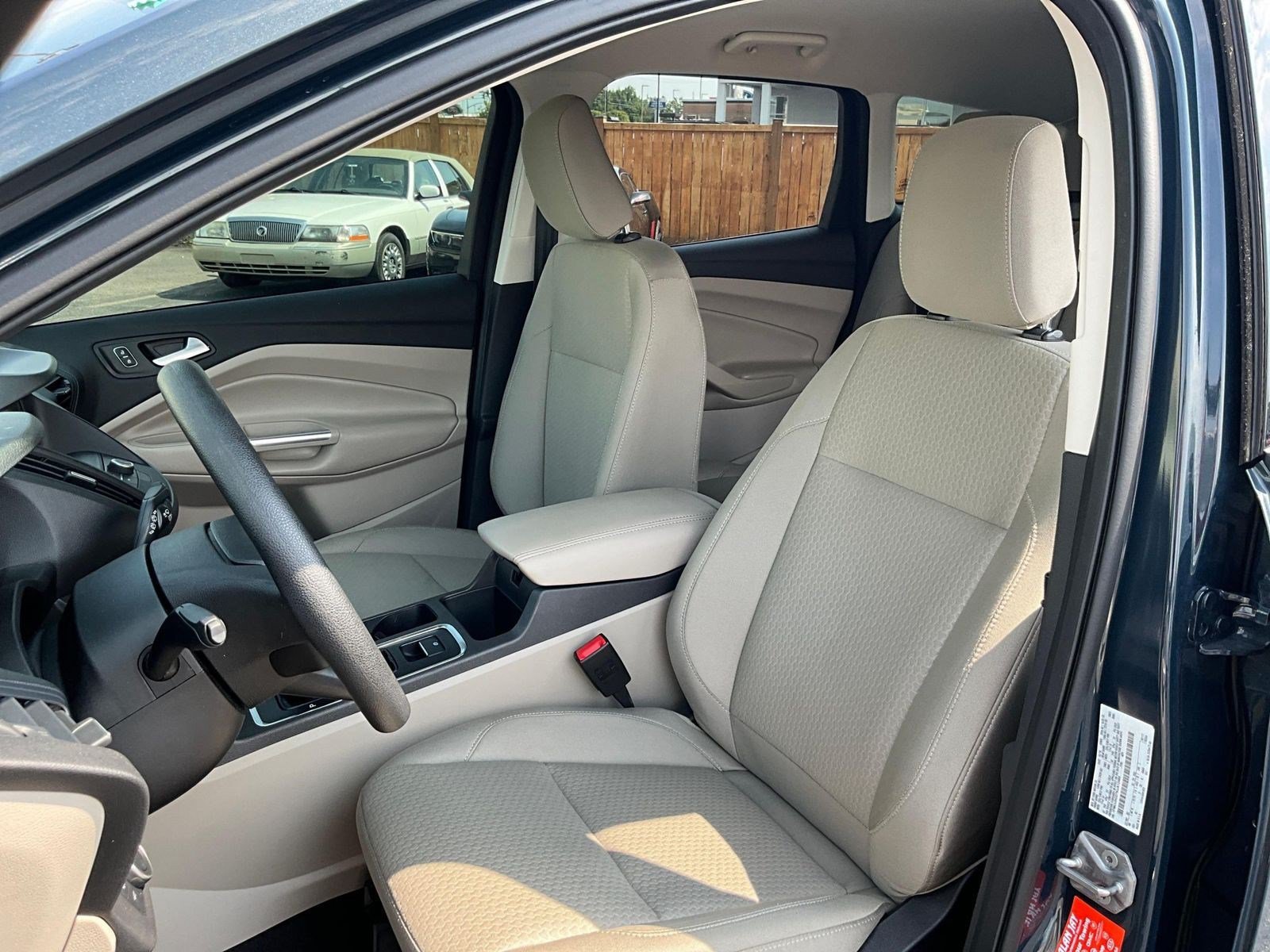 Used 2019 Ford Escape SE FWD image 19